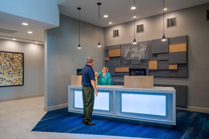 Holiday Inn Express & Suites St Peters image