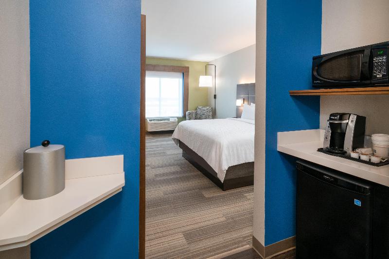 Holiday Inn Express & Suites St Peters image