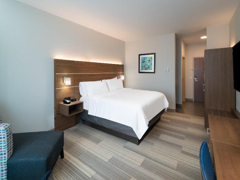 Holiday Inn Express & Suites St Peters image