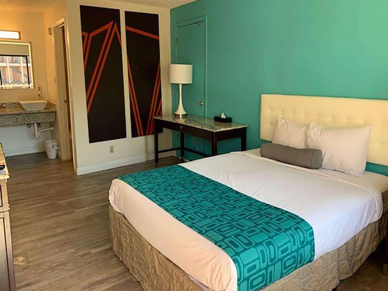 Howard Johnson By Wyndham Reno Downtown image