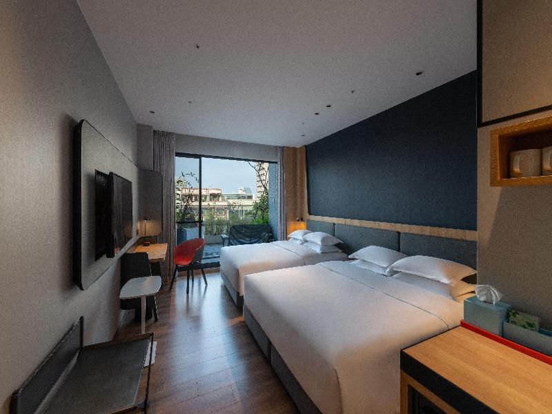 Holiday Inn Express Chiayi image