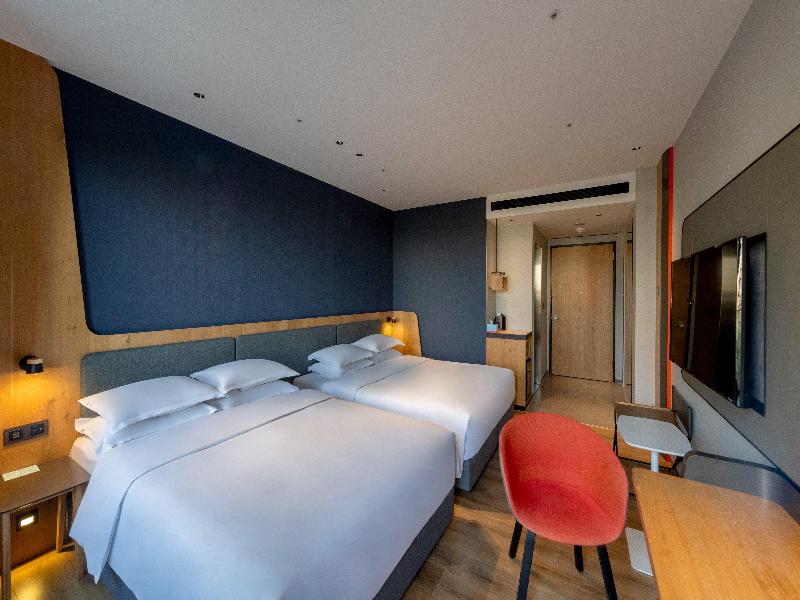Holiday Inn Express Chiayi image