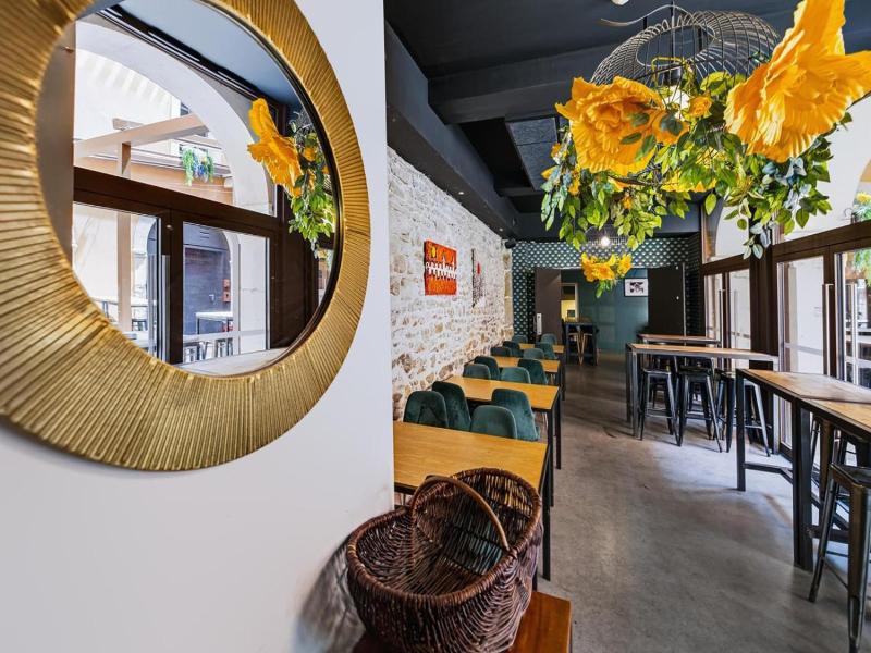 Le Couvent Hostel image