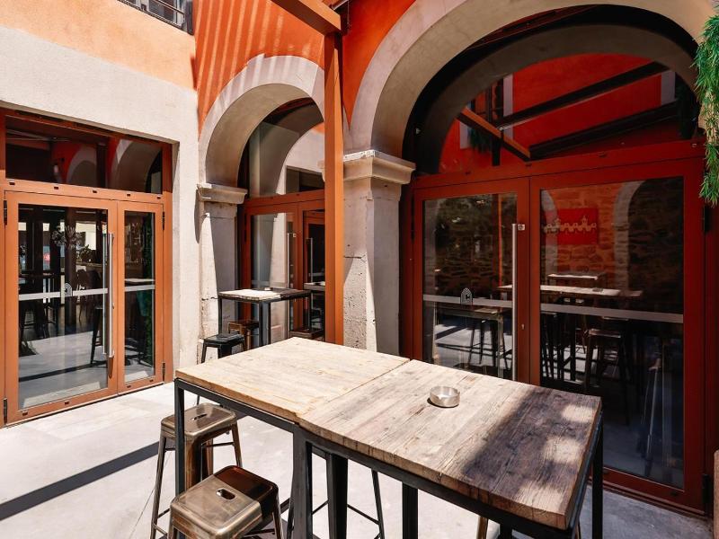 Le Couvent Hostel image