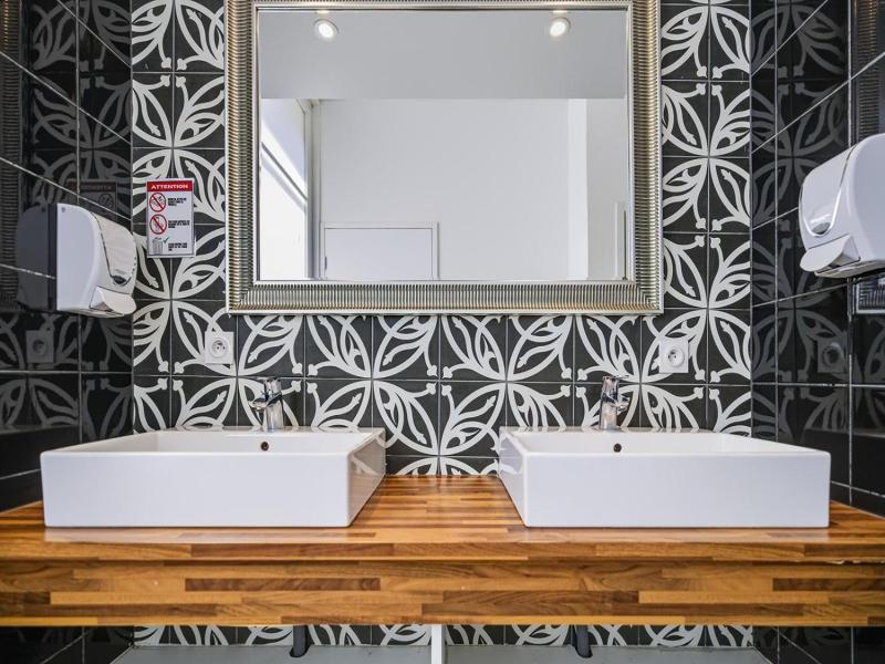 Le Couvent Hostel image