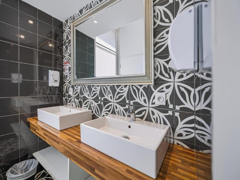 Le Couvent Hostel image