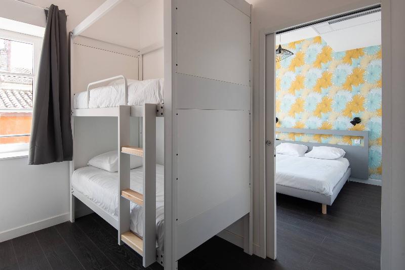 Le Couvent Hostel image