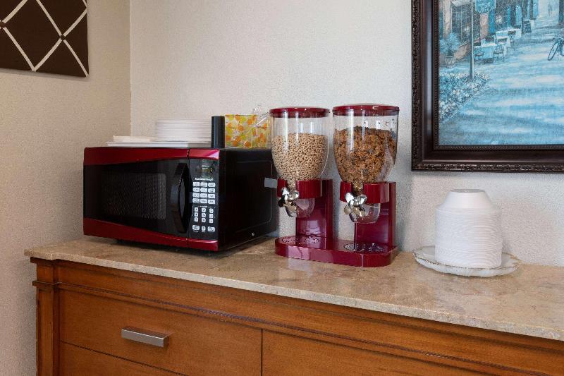 Travelodge By Wyndham Redwood Falls image