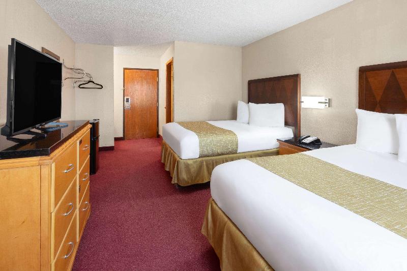Travelodge By Wyndham Redwood Falls image
