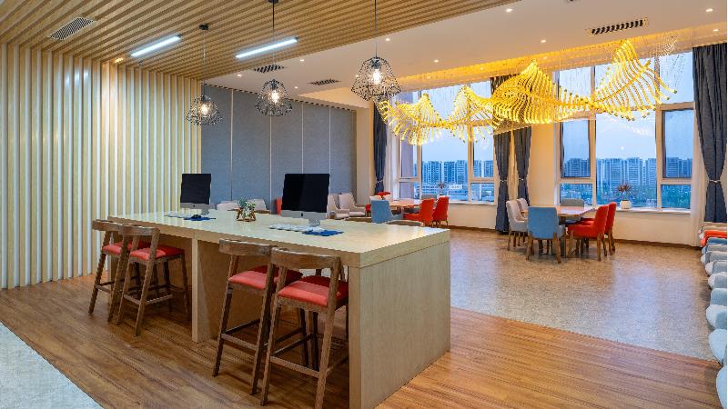 Holiday Inn Express Yinchuan Downtown image