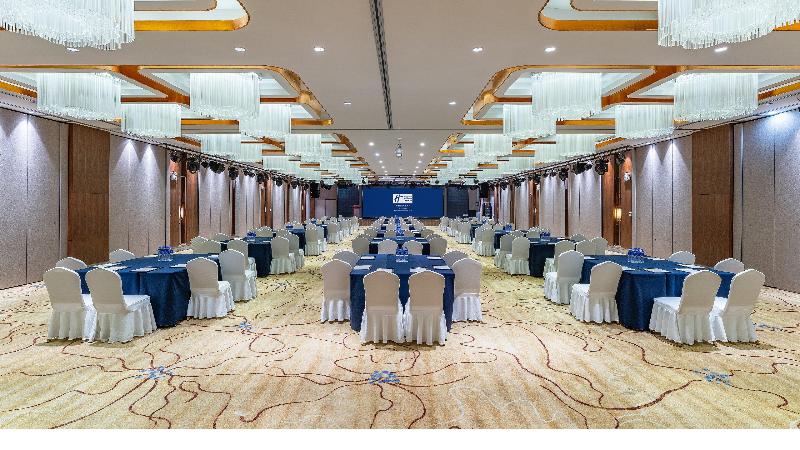 Holiday Inn Express Yinchuan Downtown image