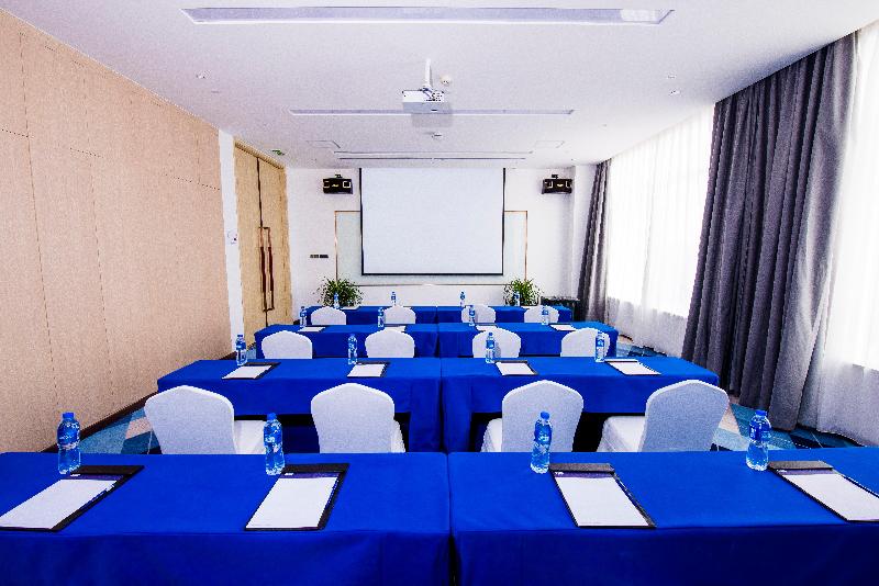 Holiday Inn Express Yinchuan Downtown image