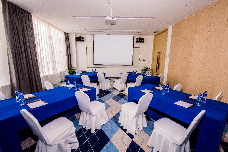 Holiday Inn Express Yinchuan Downtown image