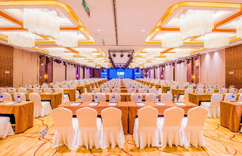 Holiday Inn Express Yinchuan Downtown image