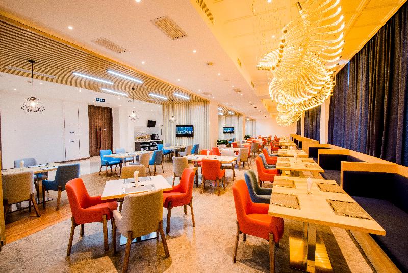 Holiday Inn Express Yinchuan Downtown image