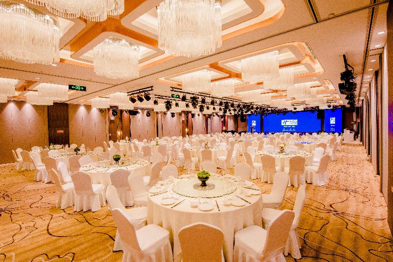 Holiday Inn Express Yinchuan Downtown image