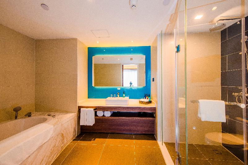 Holiday Inn Express Yinchuan Downtown image
