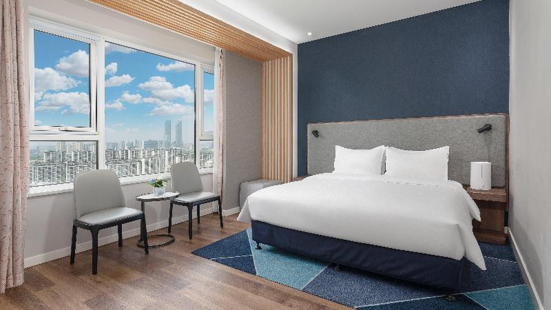 Holiday Inn Express Yinchuan Downtown image