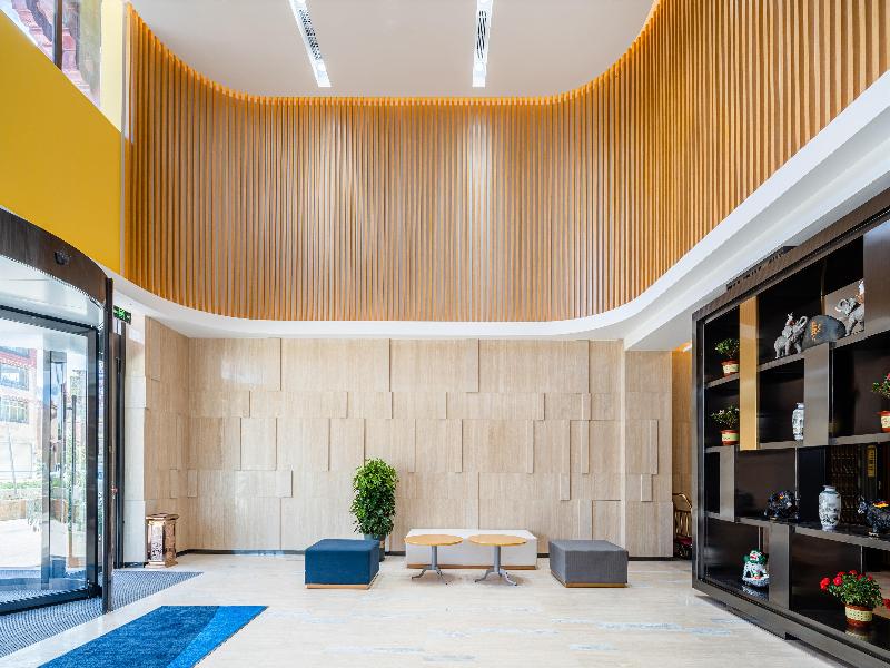 Holiday Inn Express Litang image