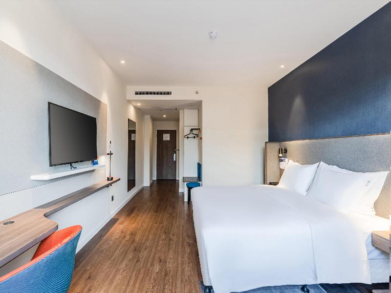 Holiday Inn Express Litang image