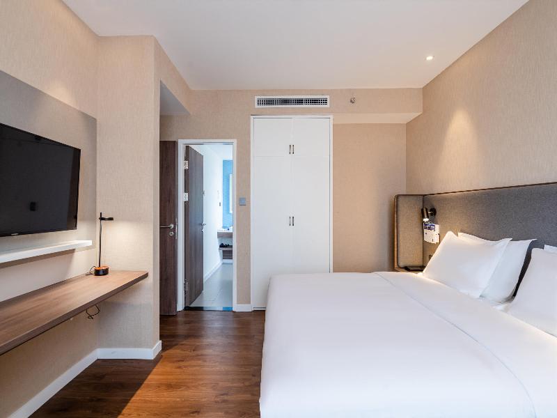 Holiday Inn Express Litang image