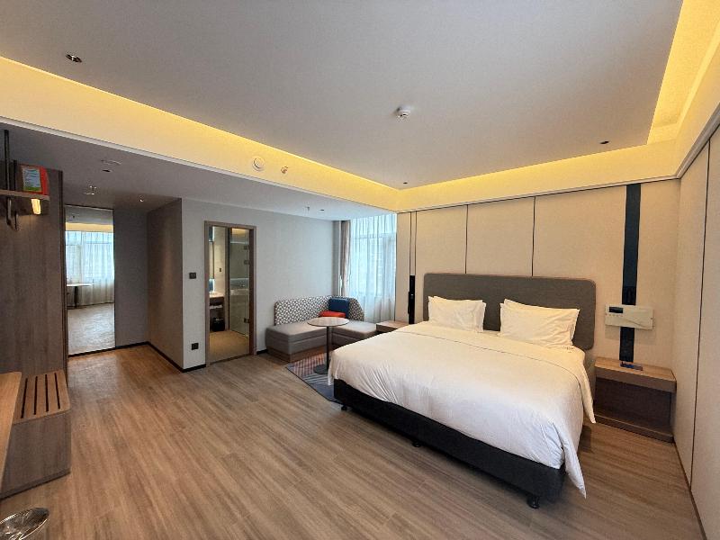 Holiday Inn Express Litang image