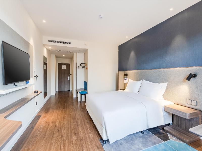 Holiday Inn Express Litang image