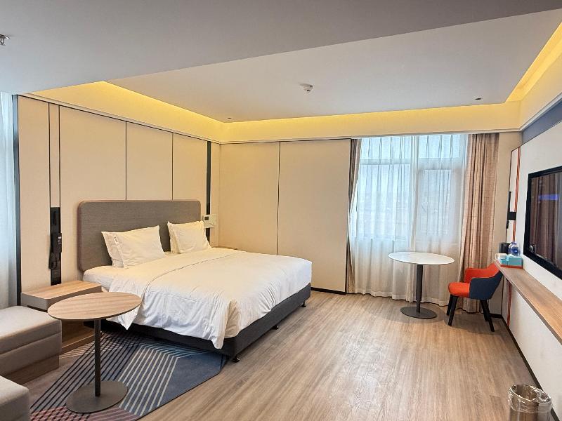 Holiday Inn Express Litang image