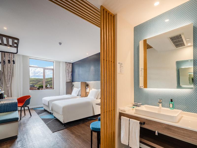 Holiday Inn Express Litang image