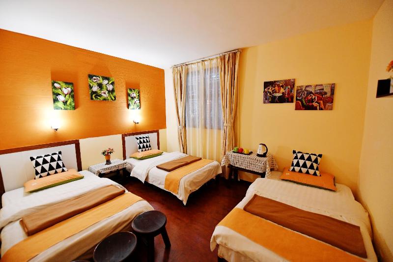 LIJIANG MAPLE LEAF INN image