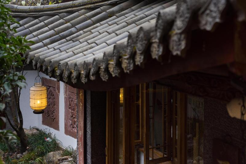 Lijiang Runjing Scenic Hotel