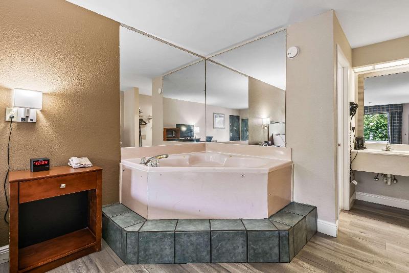 Quality Inn Quincy - Tallahassee West image