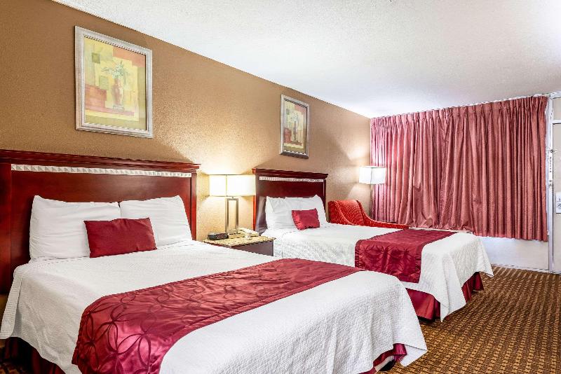 Rodeway Inn Bushnell image