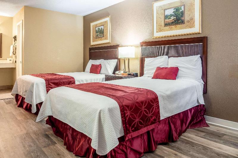 Rodeway Inn Bushnell image