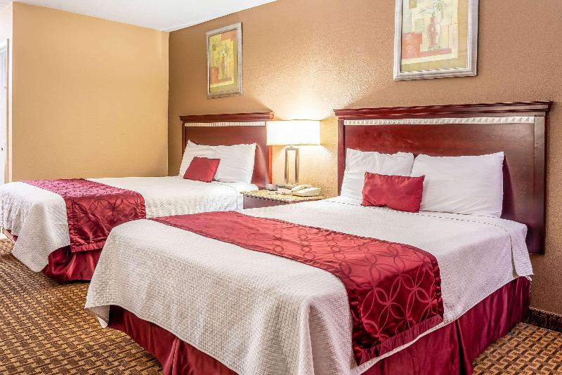 Rodeway Inn Bushnell image