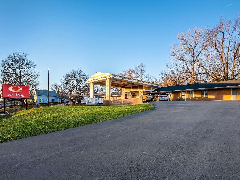 Econo Lodge image