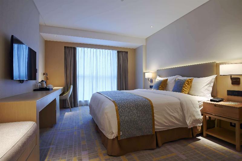 Howard Johnson By Wyndham Glory Plaza Chenghai image