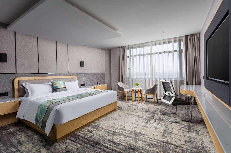 Microtel by Wyndham Hangzhou image