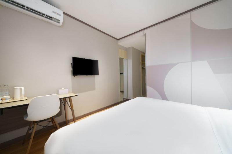 Hanting Hotel Guangzhou Gangding East image