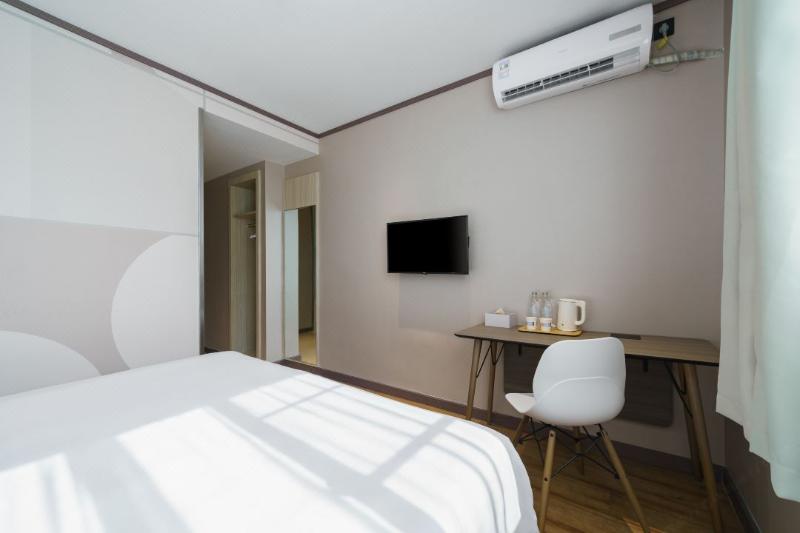Hanting Hotel Guangzhou Gangding East image