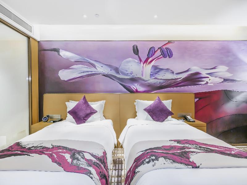 Novotel Zhengzhou Airport Hotel image