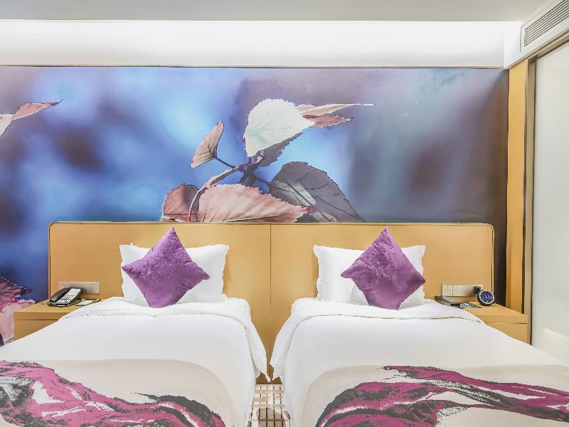Novotel Zhengzhou Airport Hotel image