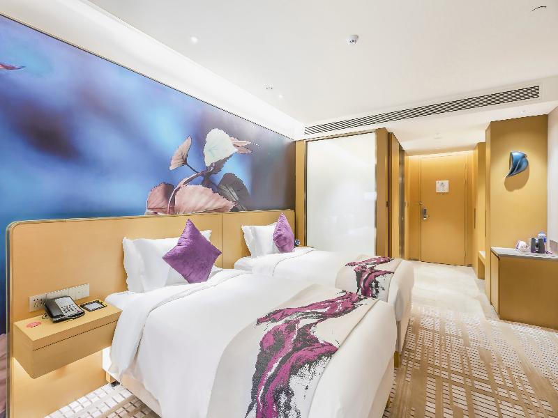 Novotel Zhengzhou Airport Hotel image