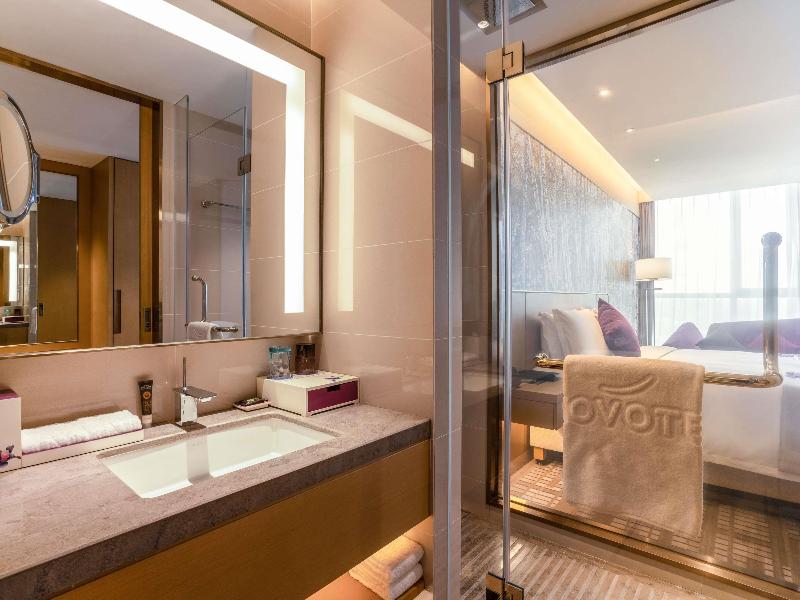 Novotel Zhengzhou Airport Hotel image