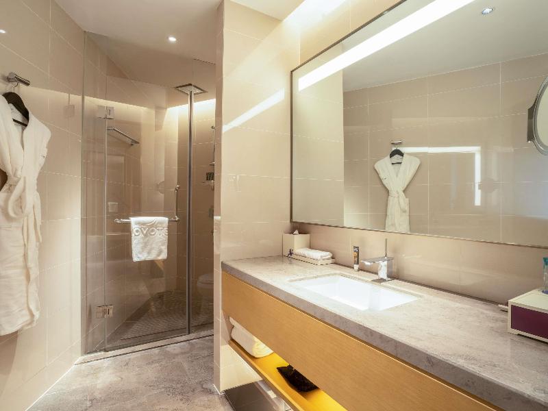 Novotel Zhengzhou Airport Hotel image