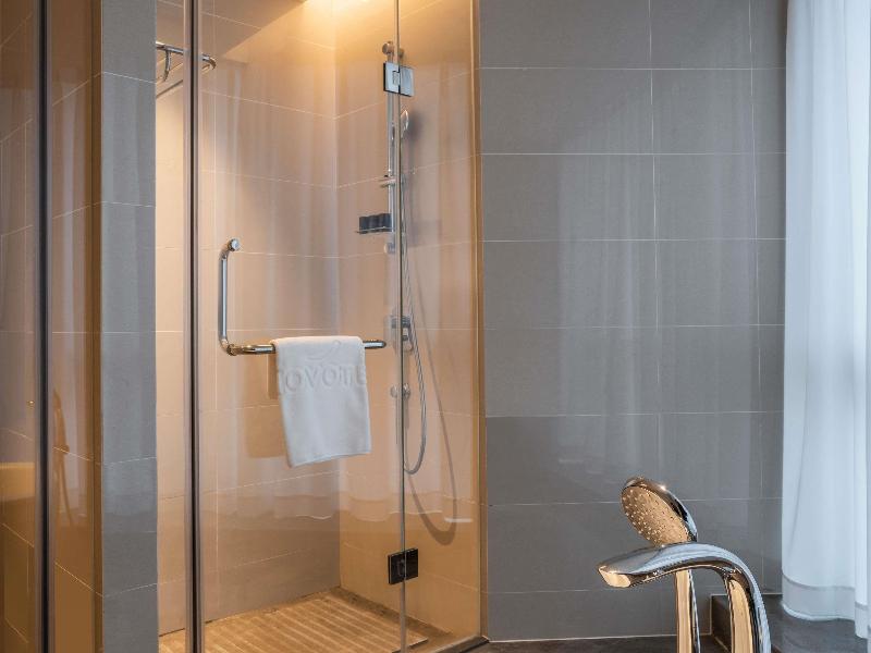 Novotel Zhengzhou Airport Hotel image