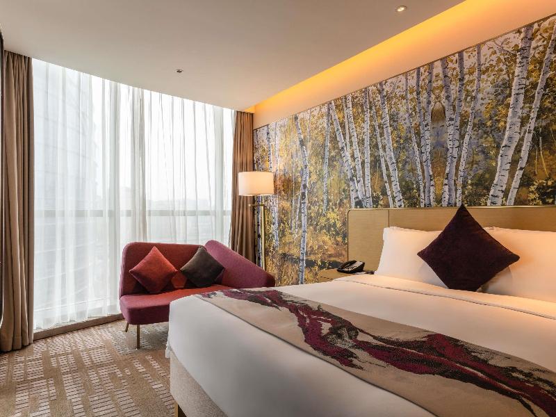 Novotel Zhengzhou Airport Hotel image