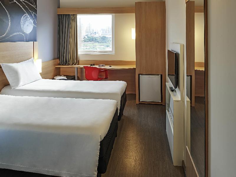 ibis Londrina Shopping image