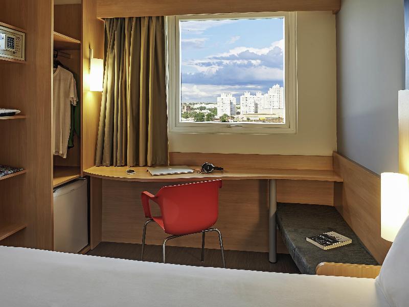 ibis Londrina Shopping image