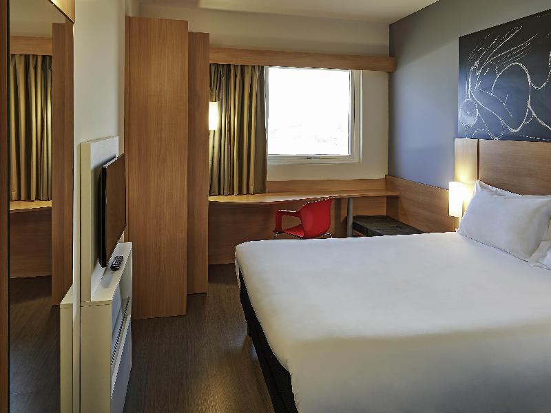 ibis Londrina Shopping image